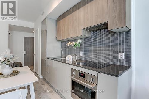 1708 - 161 Roehampton Avenue, Toronto, ON - Indoor Photo Showing Kitchen With Upgraded Kitchen