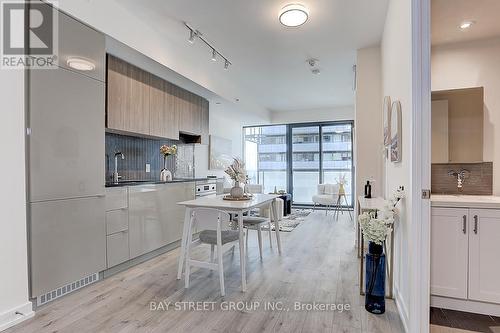 1708 - 161 Roehampton Avenue, Toronto, ON - Indoor Photo Showing Kitchen