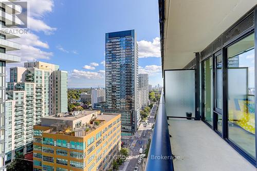 1708 - 161 Roehampton Avenue, Toronto, ON - Outdoor