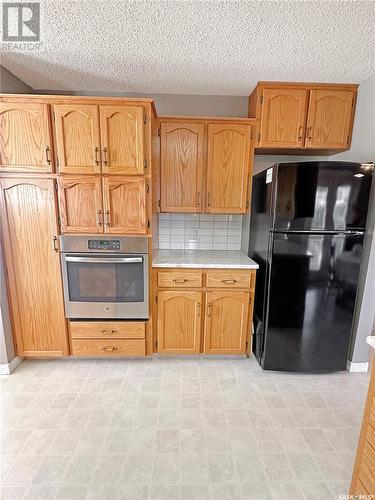 2140 Proton Avenue, Gull Lake, SK - Indoor Photo Showing Kitchen