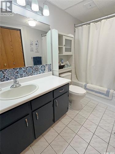 2140 Proton Avenue, Gull Lake, SK - Indoor Photo Showing Bathroom