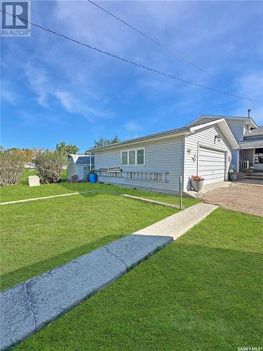 2140 Proton Avenue, Gull Lake, SK - Outdoor