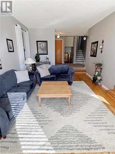 2140 Proton Avenue, Gull Lake, SK - Indoor Photo Showing Living Room