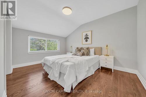 1513 Oxford Street, Oshawa, ON - Indoor Photo Showing Bedroom