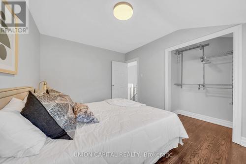 1513 Oxford Street, Oshawa, ON - Indoor Photo Showing Bedroom