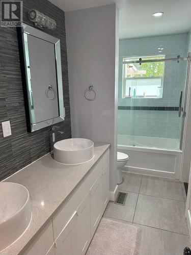 6184 Trent Drive, Prince George, BC - Indoor Photo Showing Bathroom