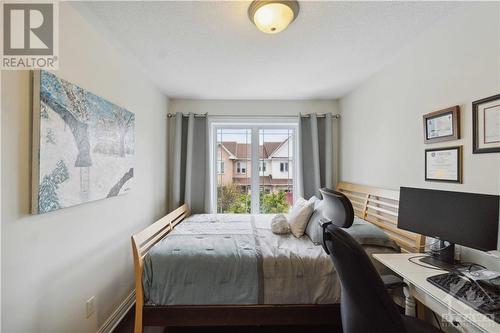 136 Marrissa Avenue, Ottawa, ON - Indoor Photo Showing Bedroom