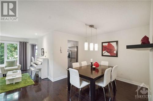 136 Marrissa Avenue, Ottawa, ON - Indoor Photo Showing Dining Room