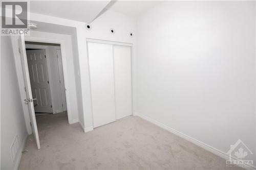 643 Makwa Private, Ottawa, ON - Indoor Photo Showing Other Room