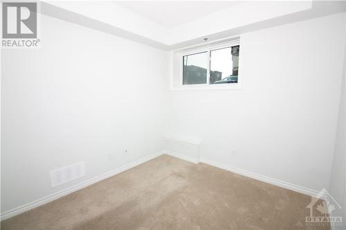 643 Makwa Private, Ottawa, ON - Indoor Photo Showing Other Room