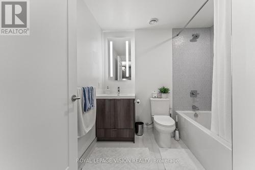 1202 - 30 Inn On The Park Drive, Toronto, ON - Indoor Photo Showing Bathroom