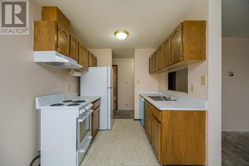 210 392 Killoren Crescent, Prince George, BC - Indoor Photo Showing Kitchen With Double Sink