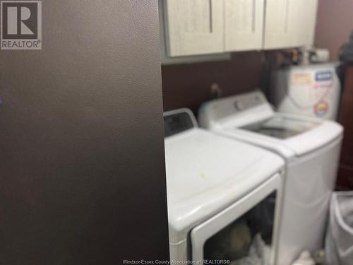 397 Louis Avenue, Windsor, ON - Indoor Photo Showing Laundry Room