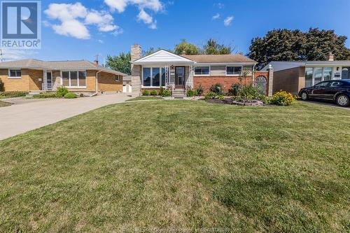 1026 Watson Avenue, Windsor, ON - Outdoor With Facade