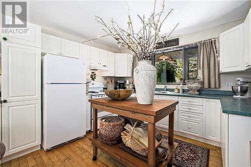 81 Old Kingston Road, Rideau Lakes, ON - Indoor Photo Showing Kitchen