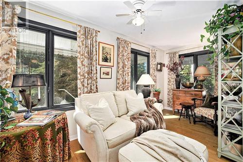 81 Old Kingston Road, Rideau Lakes, ON - Indoor Photo Showing Living Room