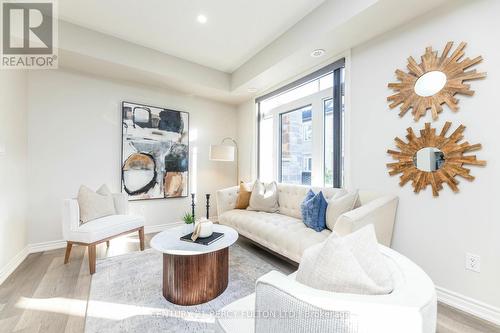 2655 Jackpine Crossing, Pickering, ON - Indoor Photo Showing Living Room