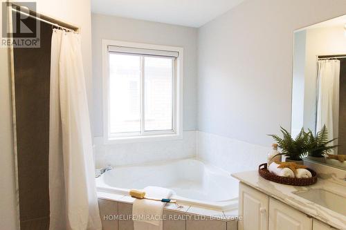 9 Native Landing, Brampton, ON - Indoor Photo Showing Bathroom