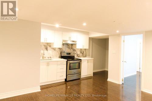 9 Native Landing, Brampton, ON - Indoor Photo Showing Kitchen