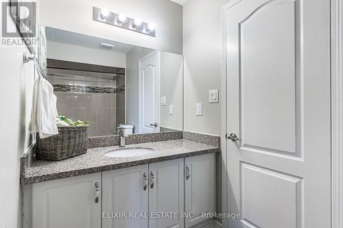 222 Queen Mary Drive, Brampton, ON - Indoor Photo Showing Bathroom