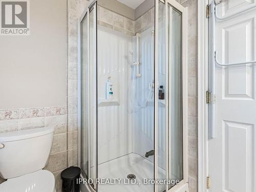 577 Yorkminster Crescent, Mississauga, ON - Indoor Photo Showing Bathroom