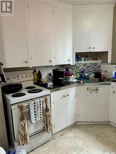 1167 Elphinstone Street, Regina, SK - Indoor Photo Showing Kitchen With Double Sink