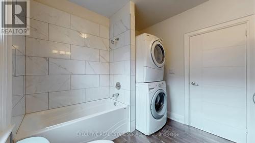 86 Bloor Street W, Oshawa, ON - Indoor Photo Showing Laundry Room