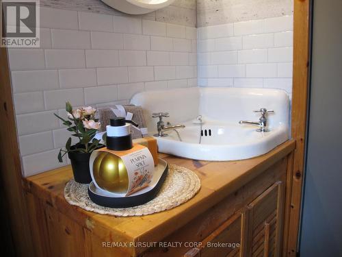 A30 A Portage Bay Road, Coleman, ON - Indoor Photo Showing Bathroom