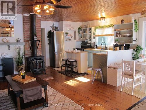 A30 A Portage Bay Road, Coleman, ON - Indoor Photo Showing Dining Room