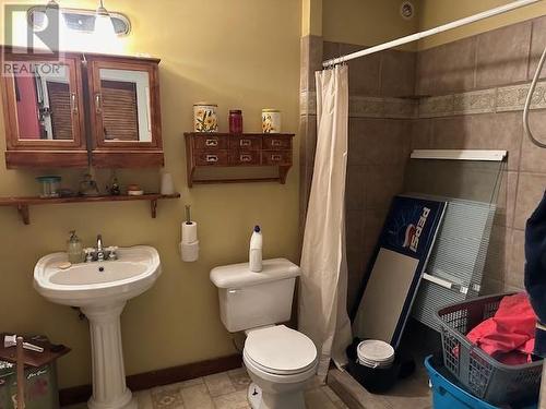 2770 Chimney Lake Road, Williams Lake, BC - Indoor Photo Showing Bathroom