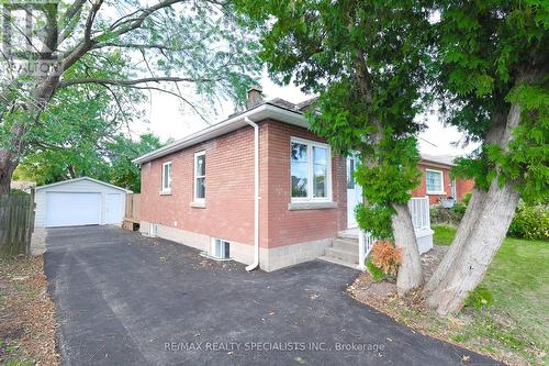 7031 Dorchester Road, Niagara Falls, ON - Outdoor With Facade