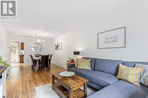 69 Dovercliffe Road, Guelph, ON - Indoor Photo Showing Living Room