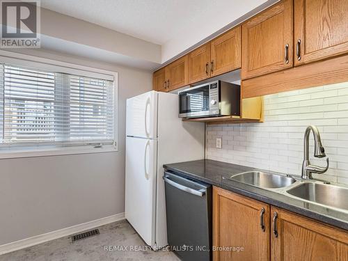 H-52 - 175 David Bergey Drive, Kitchener, ON - Indoor Photo Showing Kitchen With Double Sink