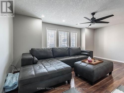 H-52 - 175 David Bergey Drive, Kitchener, ON - Indoor Photo Showing Living Room