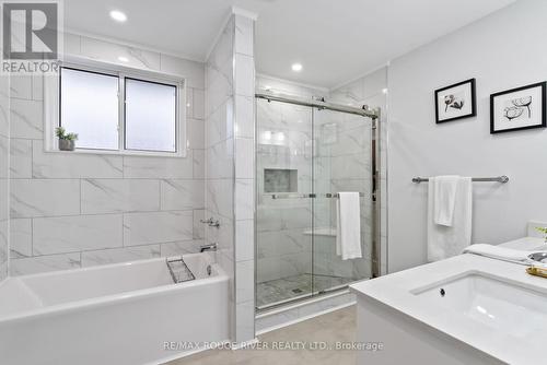 296 Harmony Road N, Oshawa (Eastdale), ON - Indoor Photo Showing Bathroom