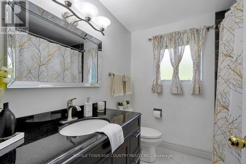 7 Donelda Court, Scugog (Blackstock), ON - Indoor Photo Showing Bathroom