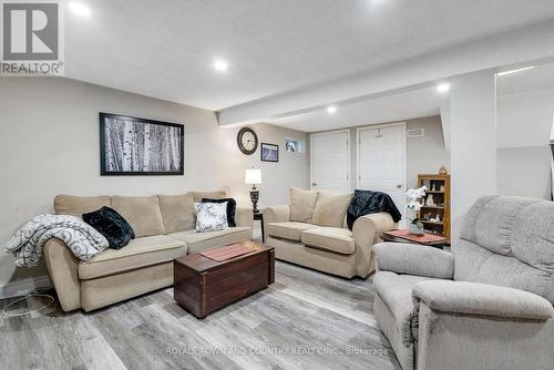 7 Donelda Court, Scugog (Blackstock), ON - Indoor Photo Showing Living Room