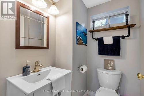 7 Donelda Court, Scugog (Blackstock), ON - Indoor Photo Showing Bathroom