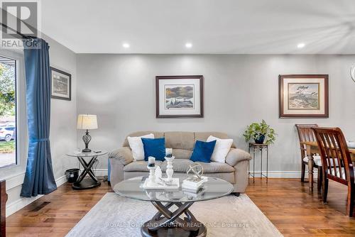 7 Donelda Court, Scugog (Blackstock), ON - Indoor Photo Showing Living Room