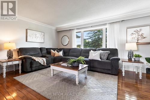 3324 Concession 3 Road, Clarington, ON - Indoor Photo Showing Living Room