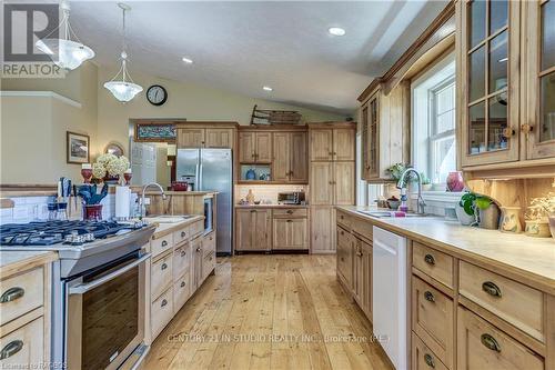 38 Sprucedale Drive, Kincardine, ON - Indoor Photo Showing Kitchen