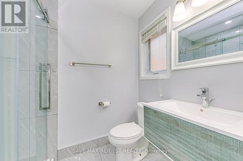 7230 Black Walnut Trail W, Mississauga, ON - Indoor Photo Showing Bathroom