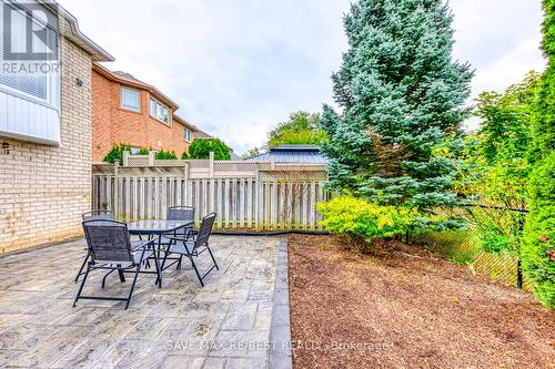 7230 Black Walnut Trail W, Mississauga, ON - Outdoor