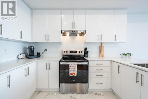 4 Springdale Avenue, Caledon, ON - Indoor Photo Showing Kitchen