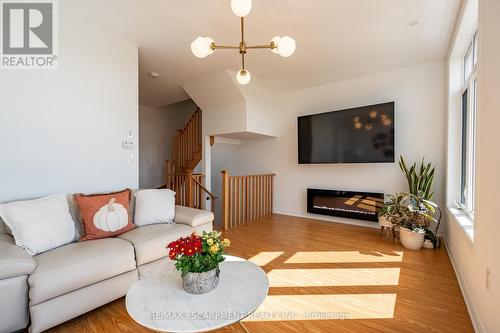 4 Springdale Avenue, Caledon, ON - Indoor Photo Showing Living Room With Fireplace