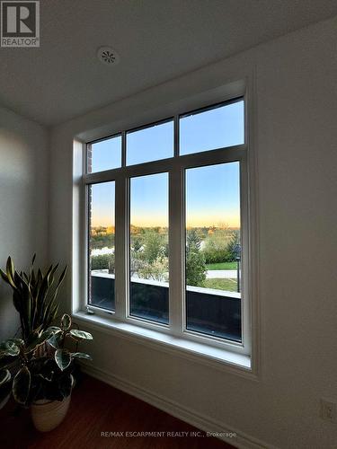 4 Springdale Avenue, Caledon, ON - Indoor Photo Showing Other Room