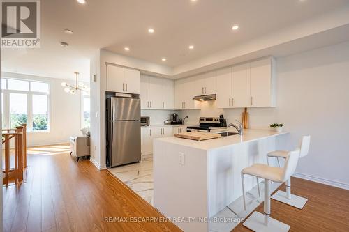 4 Springdale Avenue, Caledon, ON - Indoor Photo Showing Kitchen