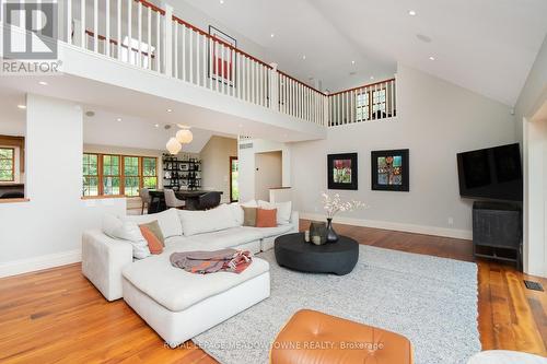 5233 Ninth Line, Erin, ON - Indoor Photo Showing Living Room