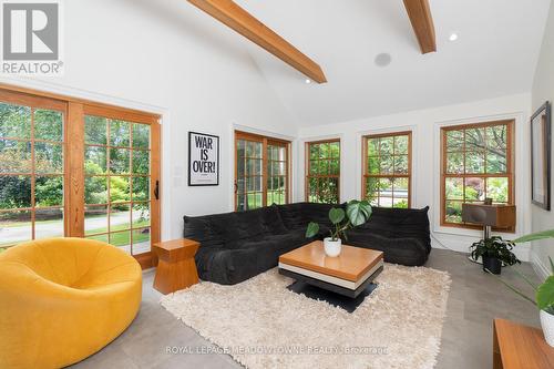 5233 Ninth Line, Erin, ON - Indoor Photo Showing Living Room