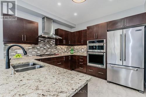 51 Newcastle Court, Kitchener, ON - Indoor Photo Showing Kitchen With Double Sink With Upgraded Kitchen